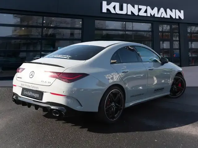 Mercedes-Benz CLA 35 AMG