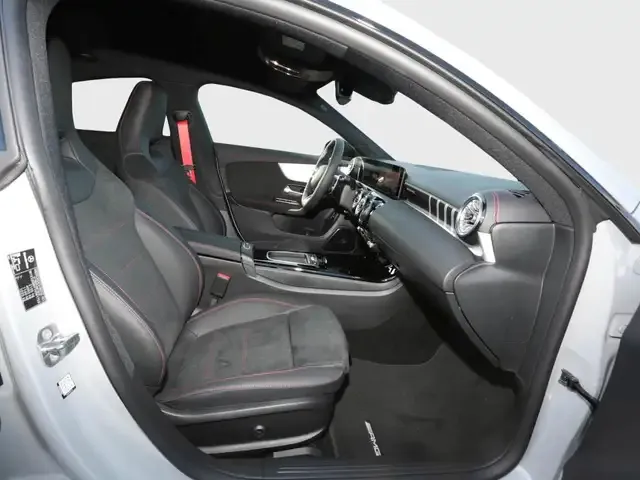 Mercedes-Benz CLA 35 AMG