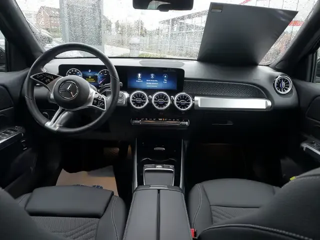 Mercedes-Benz GLB 200