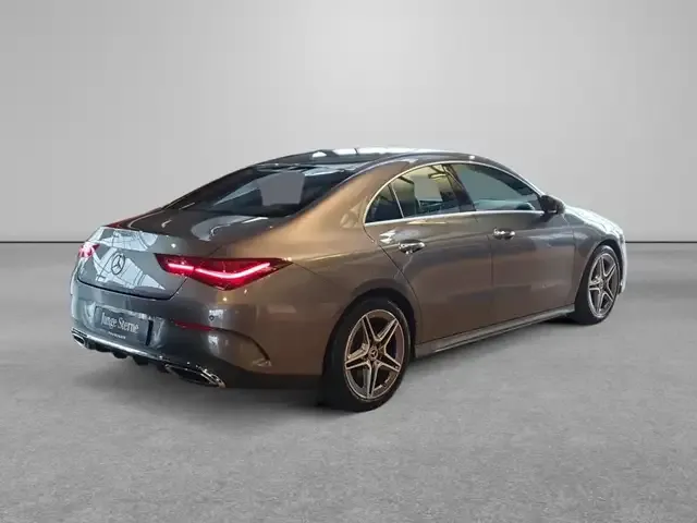Mercedes-Benz CLA 200