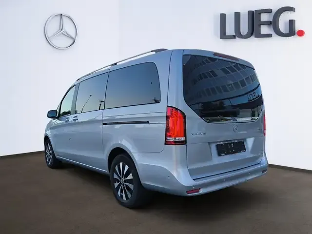 Mercedes-Benz V 250
