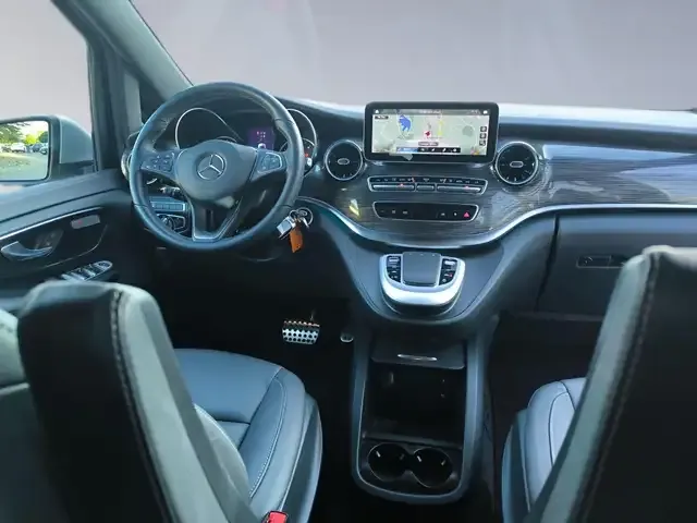 Mercedes-Benz V 250