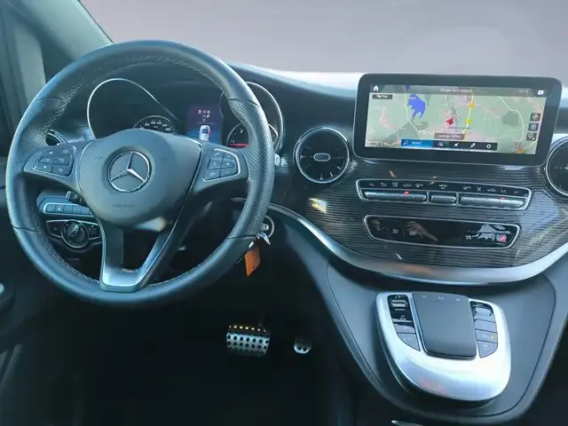 Mercedes-Benz V 250