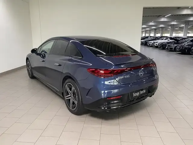 Mercedes-Benz EQE 300
