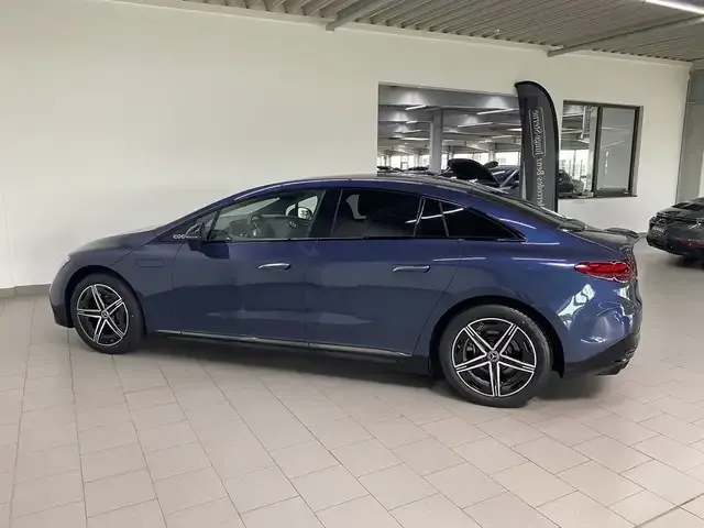 Mercedes-Benz EQE 300