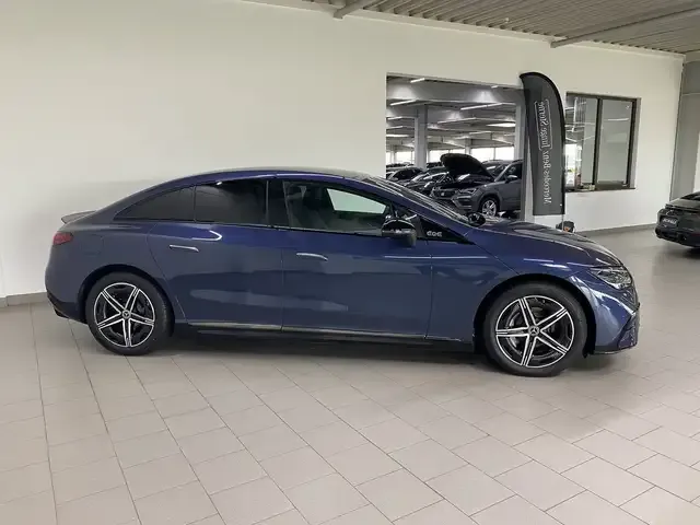 Mercedes-Benz EQE 300