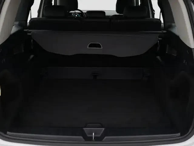 Mercedes-Benz GLB 220