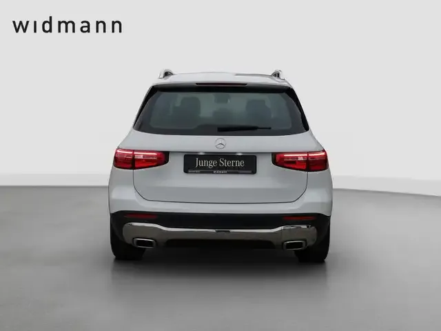 Mercedes-Benz GLB 220