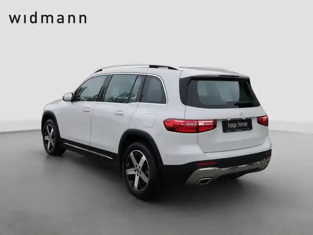 Mercedes-Benz GLB 220