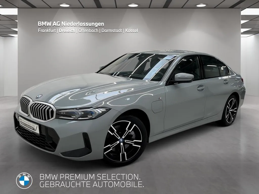 BMW 330