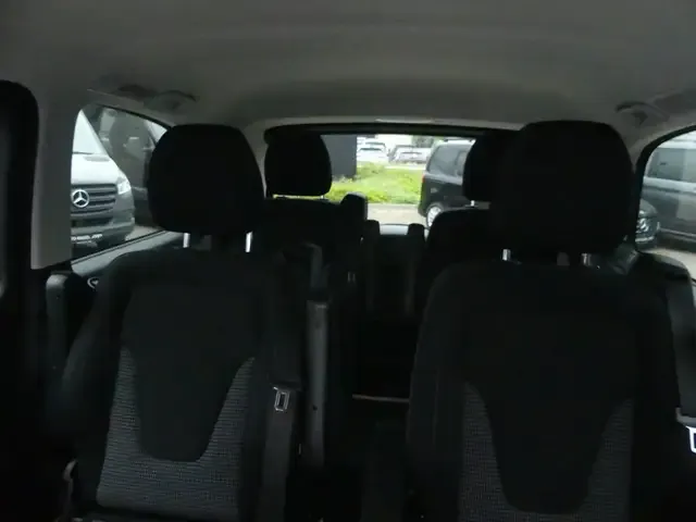 Mercedes-Benz V 220