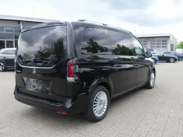 Mercedes-Benz V 220