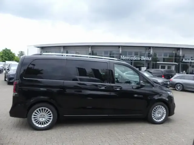 Mercedes-Benz V 220