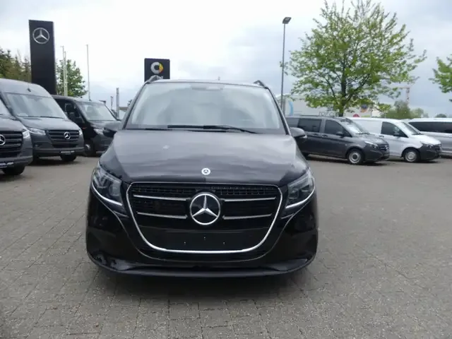 Mercedes-Benz V 220