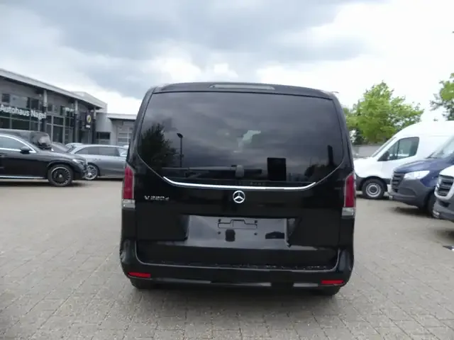 Mercedes-Benz V 220