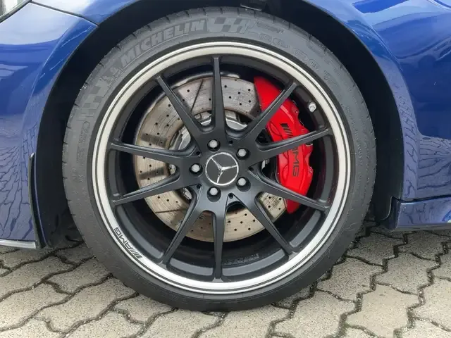Mercedes-Benz C 63 AMG
