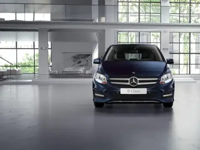 Mercedes-Benz B 180
