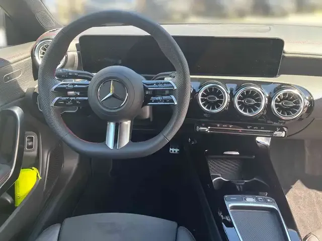 Mercedes-Benz CLA 180