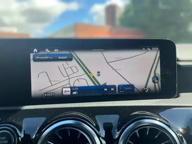 Mercedes-Benz CLA 180