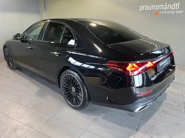 Mercedes-Benz E 200