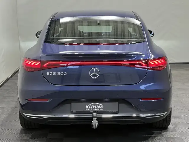 Mercedes-Benz EQE 300