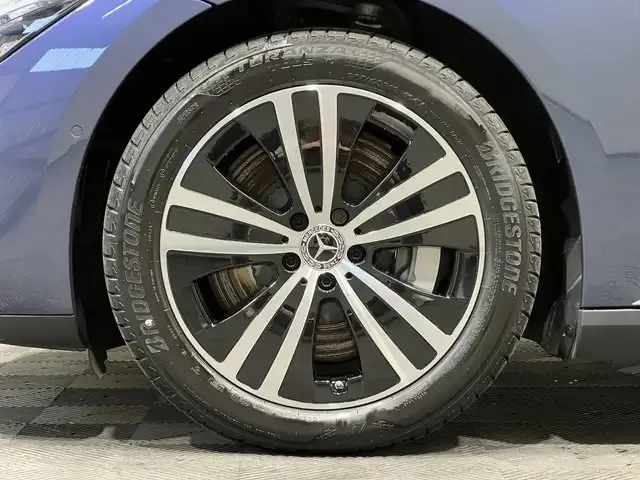 Mercedes-Benz EQE 300