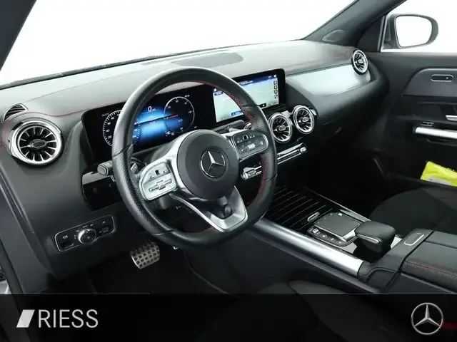 Mercedes-Benz EQA 300