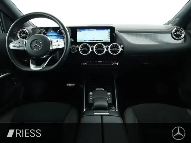 Mercedes-Benz EQA 300