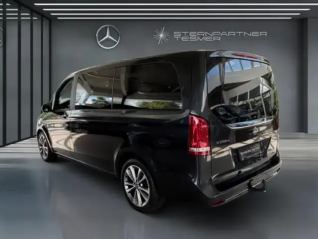 Mercedes-Benz V 250