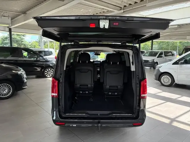 Mercedes-Benz V 250