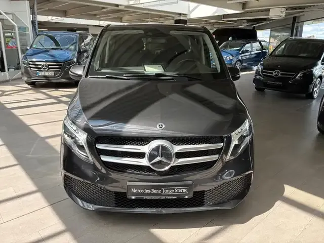 Mercedes-Benz V 250