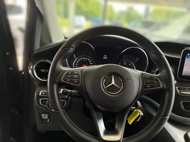 Mercedes-Benz V 250