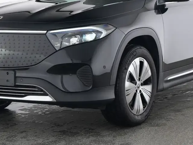 Mercedes-Benz EQB 300