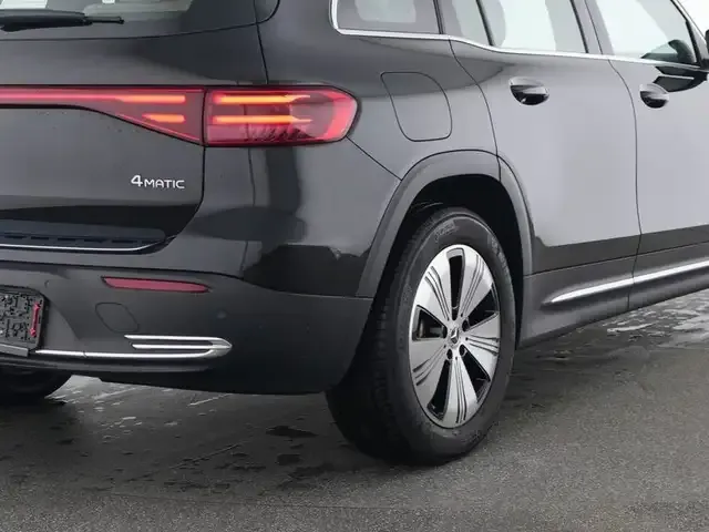 Mercedes-Benz EQB 300