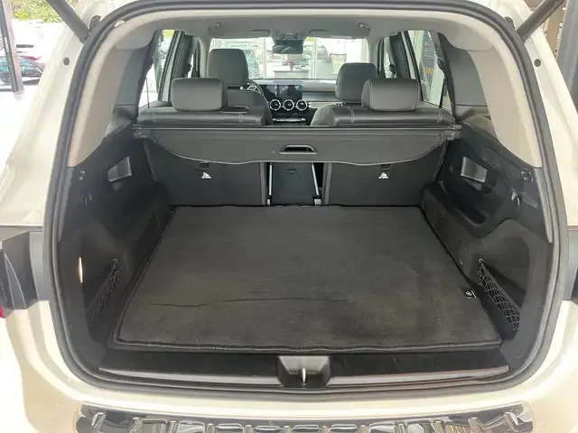 Mercedes-Benz GLB 180