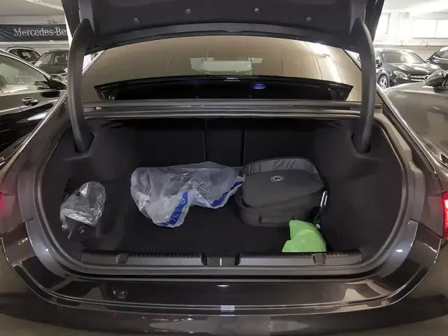 Mercedes-Benz EQE 300