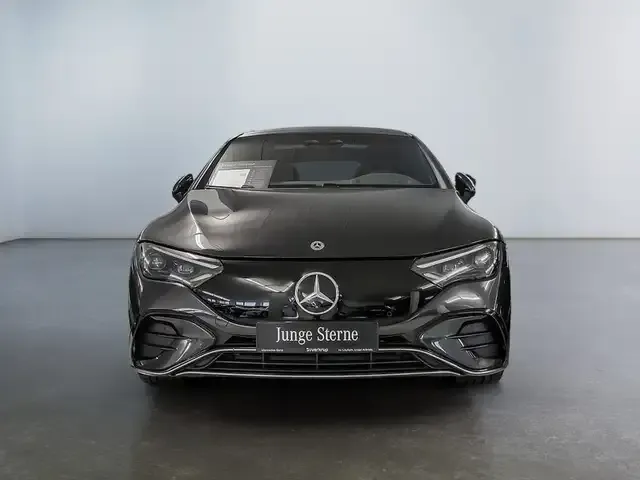 Mercedes-Benz EQE 300
