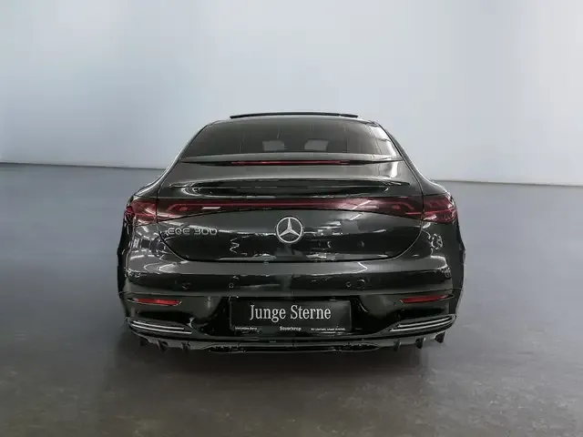 Mercedes-Benz EQE 300