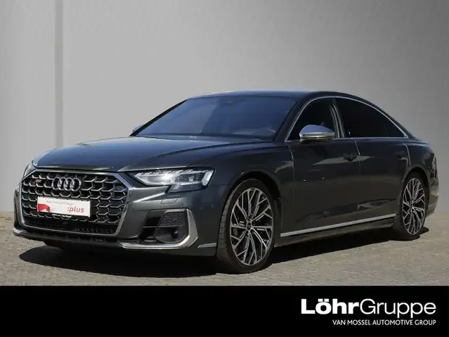 Audi S8