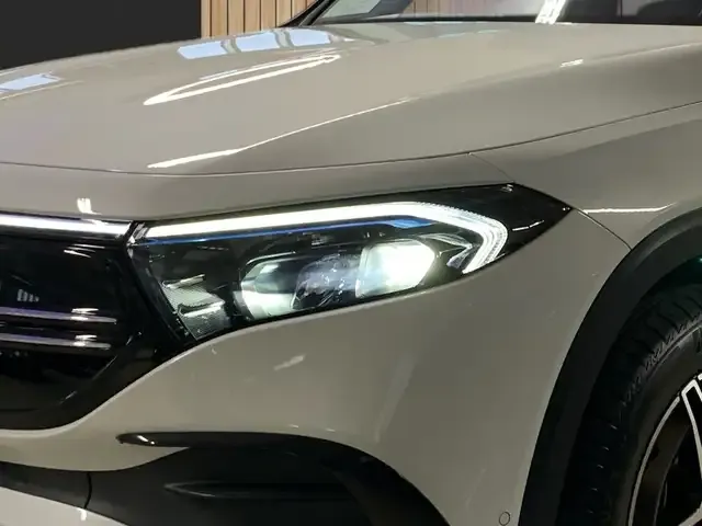 Mercedes-Benz EQB 250