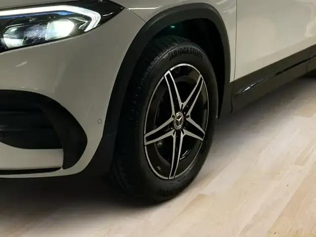 Mercedes-Benz EQB 250