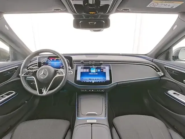 Mercedes-Benz E 200