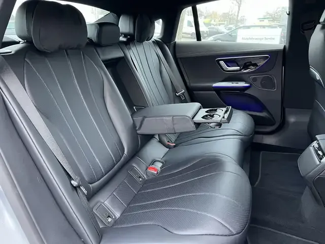 Mercedes-Benz EQE 300