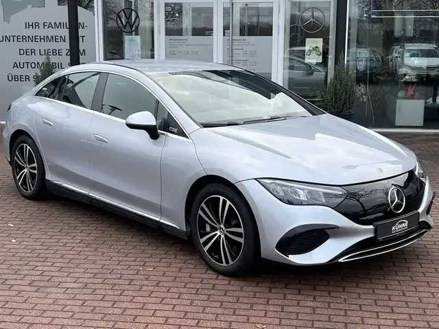 Mercedes-Benz EQE 300
