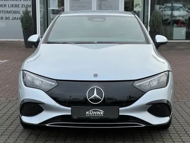 Mercedes-Benz EQE 300
