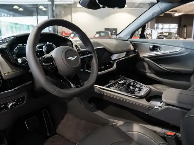 Aston Martin DBX