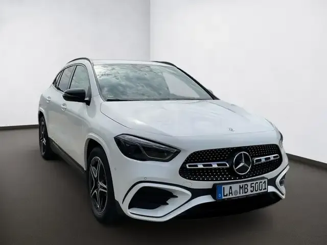 Mercedes-Benz GLA 200