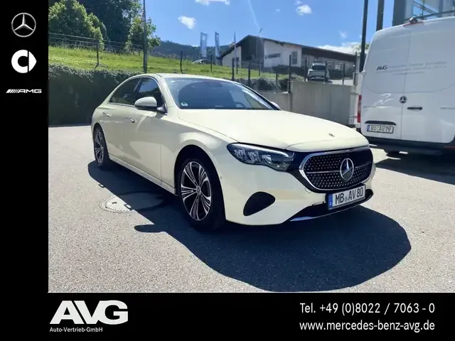 Mercedes-Benz E 200