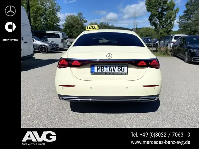 Mercedes-Benz E 200