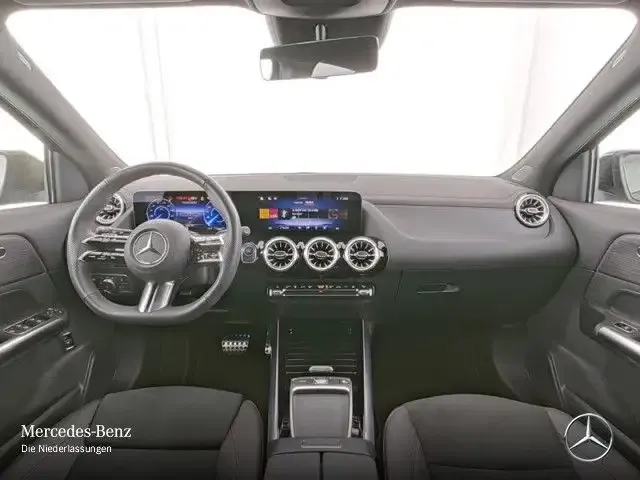 Mercedes-Benz EQA 300